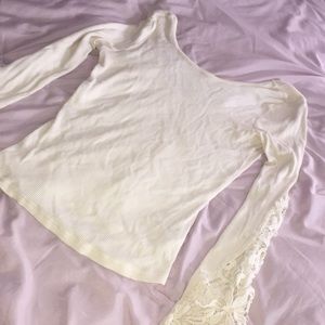 Forever 21 white long sleeve top ⛅️